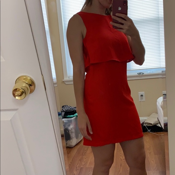 3/25 - Red sleeveless dress - Picture 4 of 9